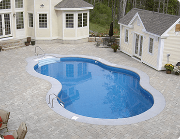 kidney shaped in-ground pool by Van Dorn in Maryland