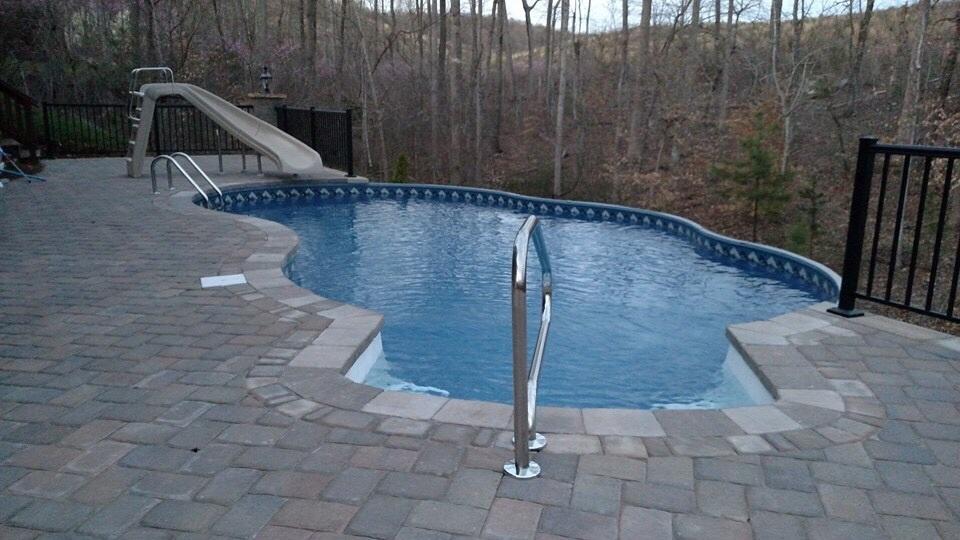 kidney shaped in-ground pool by Van Dorn in Maryland