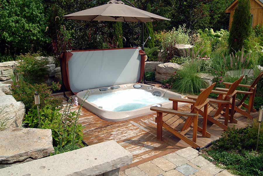 jacuzzi-hot-tub-covered-umbrella-maryland-pennsylvania