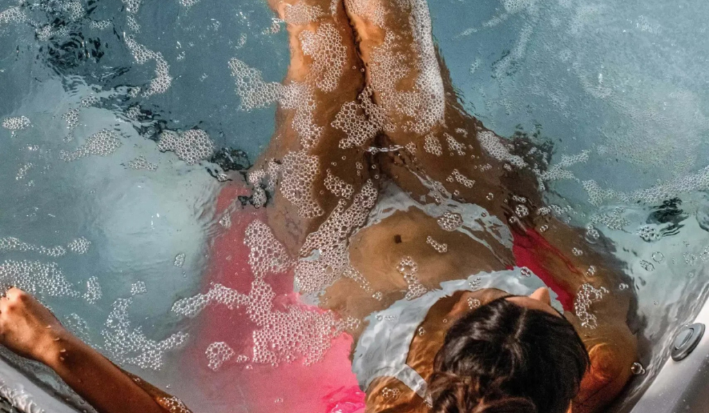 Jacuzzi® Hot Tubs - Vandorn pools and spa